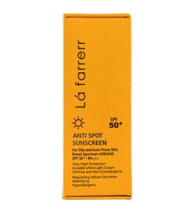 کرم ضد آفتاب بی رنگ پوست های چرب +SPF50 لافارر